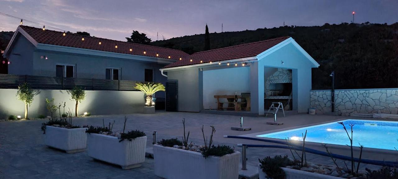 House Vallis Aurea โปวิเล ภายนอก รูปภาพ